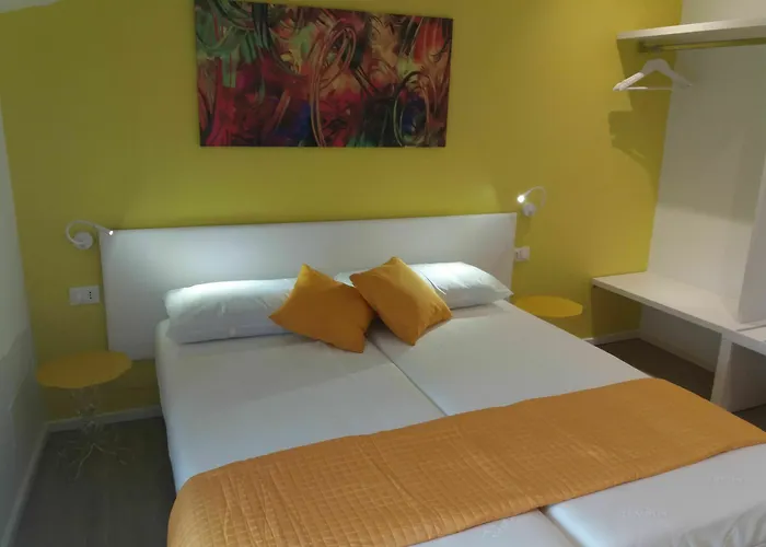 Bed & Breakfast Color