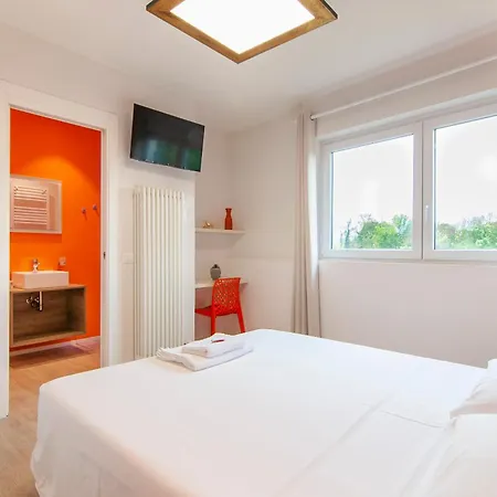 Bed and breakfast Kedimore - Color House 3*