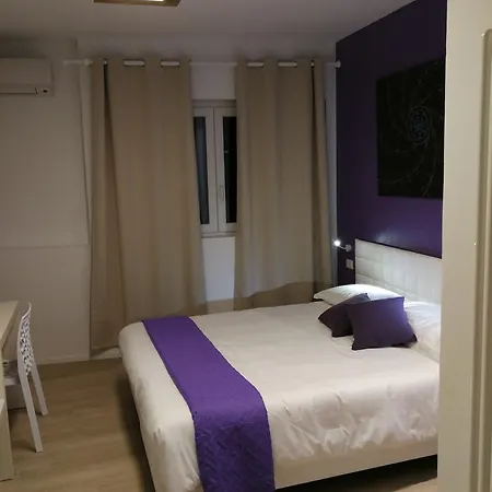 Bed & Breakfast Color 3*