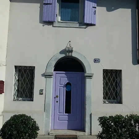 Bed & Breakfast Color 3*