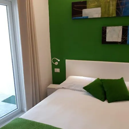 住宿加早餐酒店 Color 4*